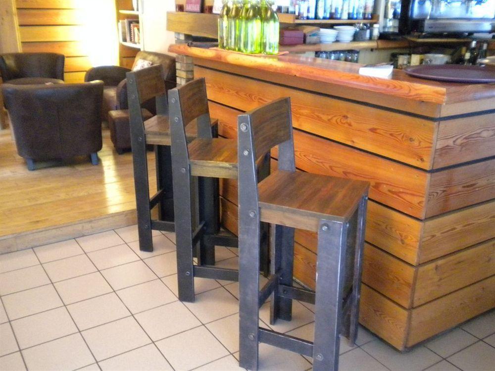 De La Croix Perrin Hotel 2*