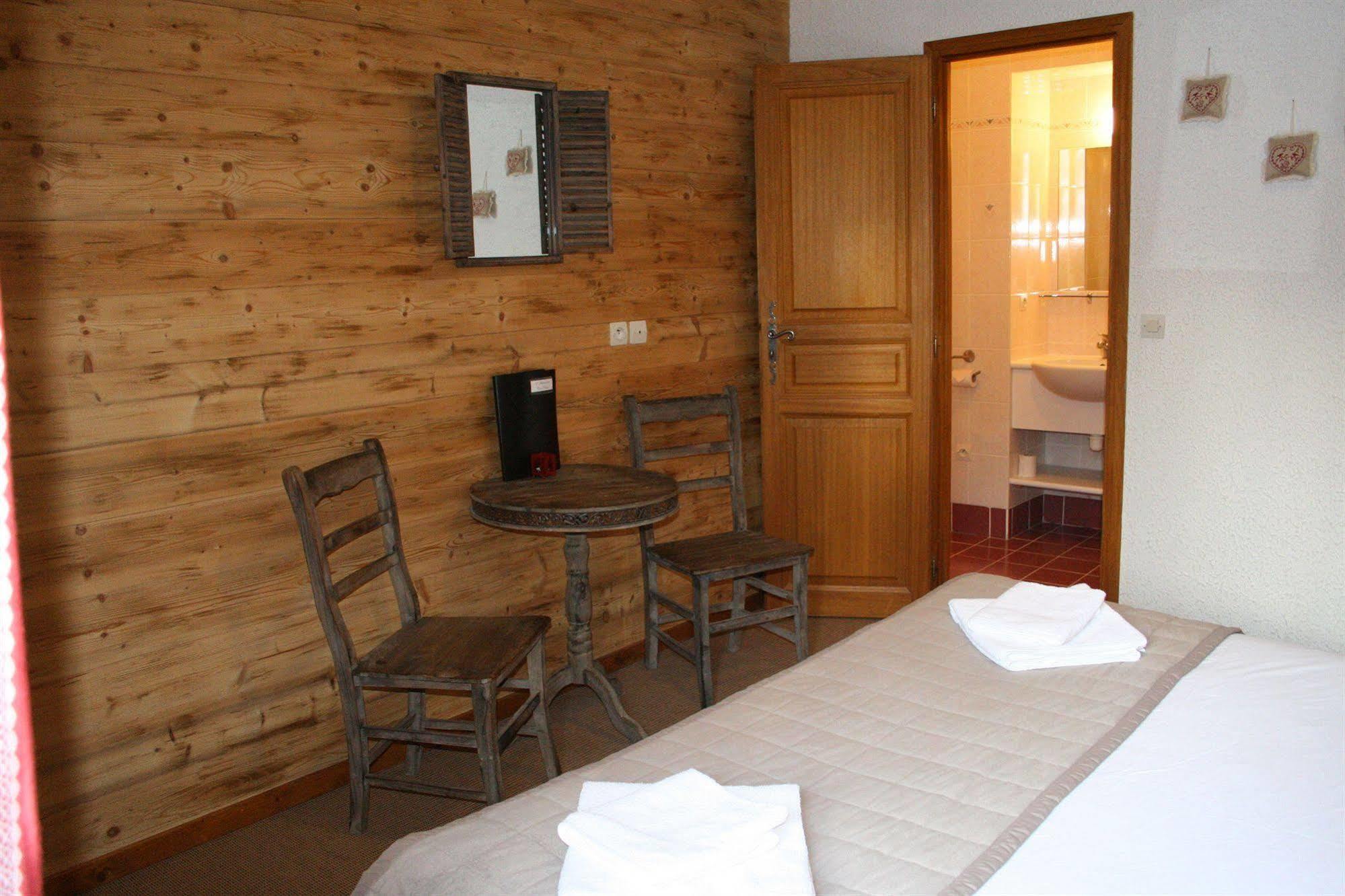Hotel De La Croix Perrin Lans-en-Vercors